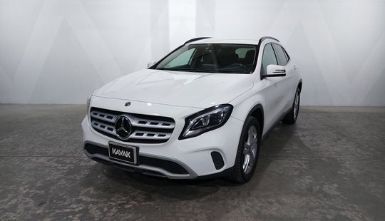 Mercedes Benz • Clase GLA