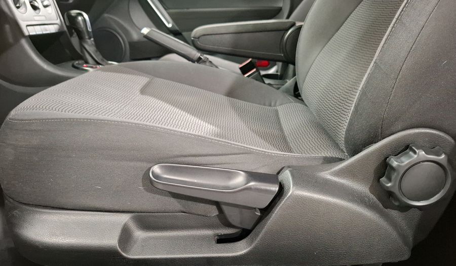 Volkswagen Beetle 2.5 TIPTRONIC Hatchback 2013