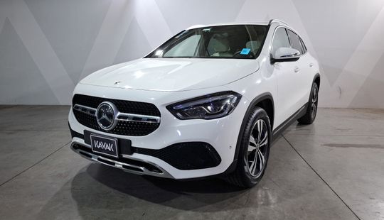 Mercedes Benz • Clase GLA