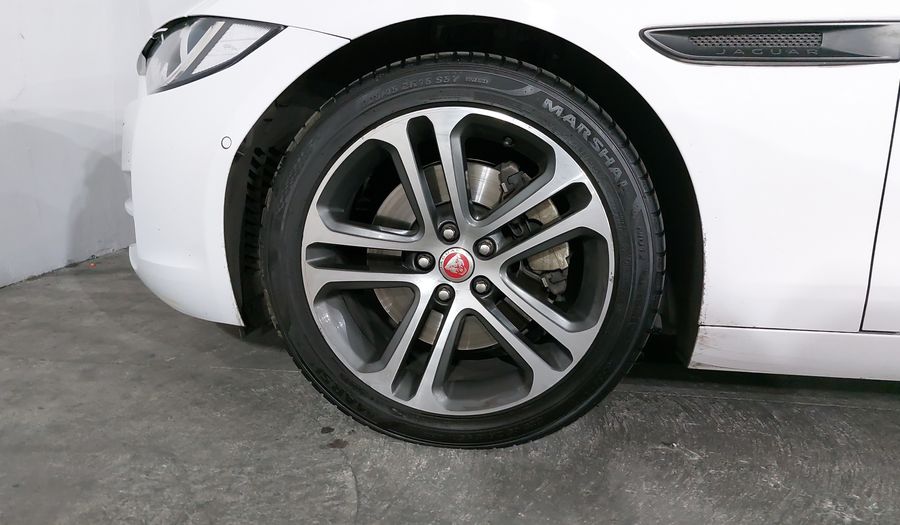 Jaguar Xe 2.0 PRESTIGE 300 AUTO 4WD Sedan 2019
