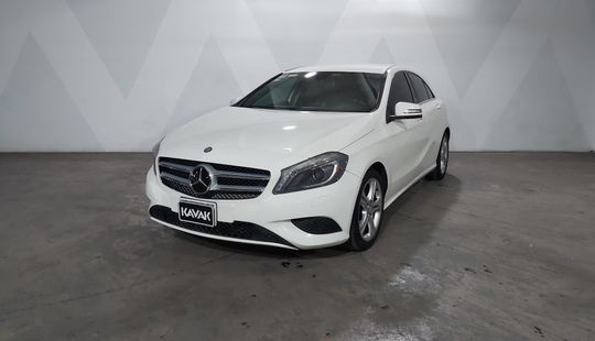 Mercedes Benz • Clase A