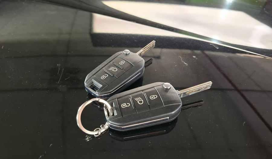 Peugeot 208 1.5 ALLURE TOUCHSCREEN Hatchback 2015