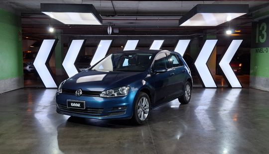 Volkswagen • Golf