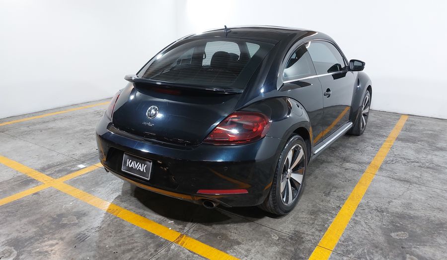 Volkswagen Beetle 2.0 TURBO MT Hatchback 2013