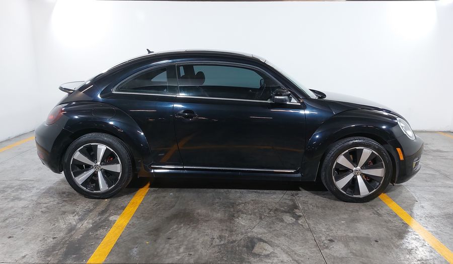 Volkswagen Beetle 2.0 TURBO MT Hatchback 2013