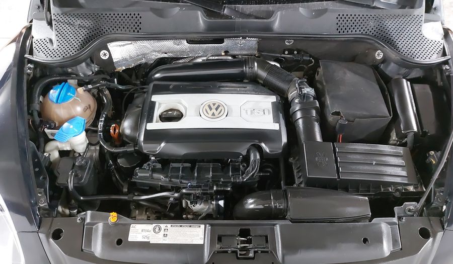Volkswagen Beetle 2.0 TURBO MT Hatchback 2013