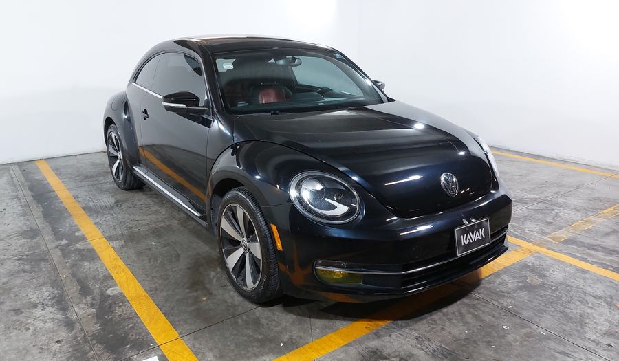 Volkswagen Beetle 2.0 TURBO MT Hatchback 2013
