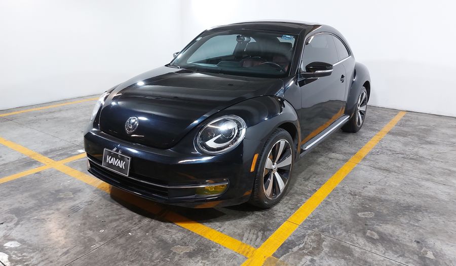 Volkswagen Beetle 2.0 TURBO MT Hatchback 2013