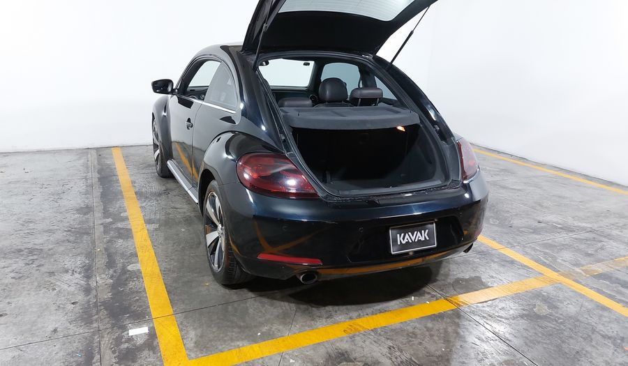 Volkswagen Beetle 2.0 TURBO MT Hatchback 2013