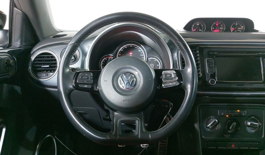 Volkswagen Beetle 2.0 TURBO MT Hatchback 2013