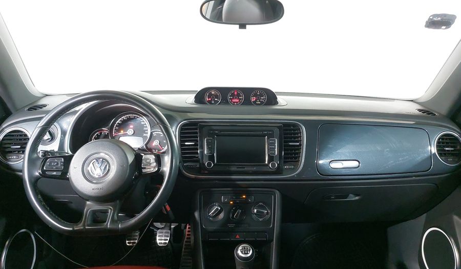 Volkswagen Beetle 2.0 TURBO MT Hatchback 2013