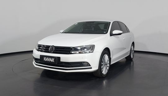 Volkswagen • Jetta