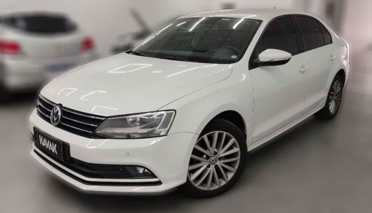 Volkswagen • Jetta