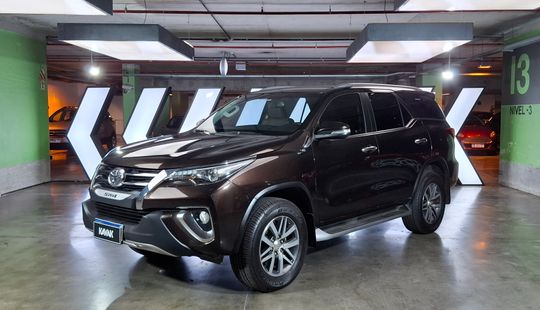 Toyota • SW4