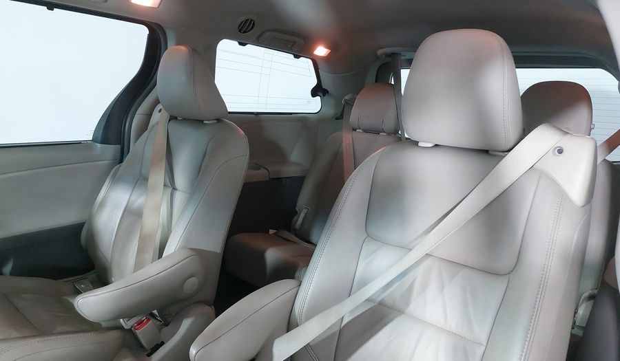 Toyota Sienna 3.5 XLE PIEL AT Minivan 2015