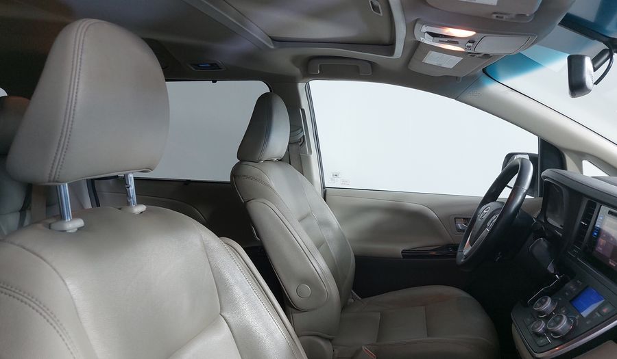 Toyota Sienna 3.5 XLE PIEL AT Minivan 2015