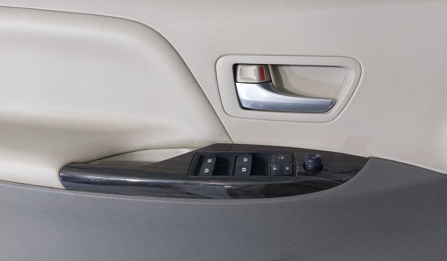 Toyota Sienna 3.5 XLE PIEL AT Minivan 2015