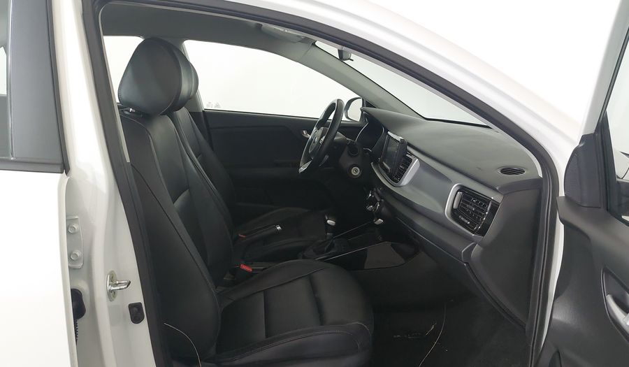 Kia Rio EX Hatchback 2021