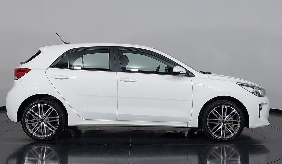 Kia Rio EX Hatchback 2021