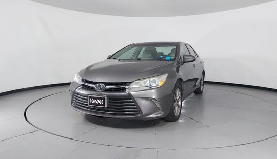 Toyota • Camry