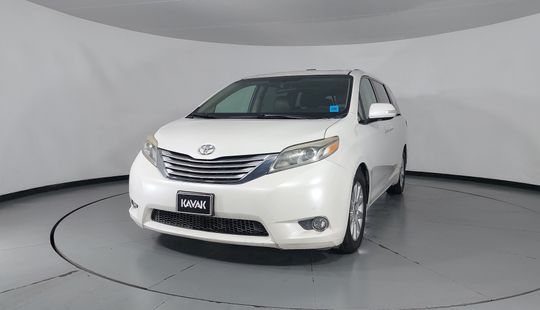 Toyota • Sienna