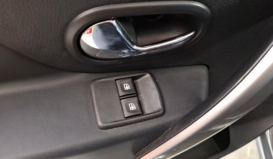 Renault Sandero 1.6 PRIVILEGE Hatchback 2018