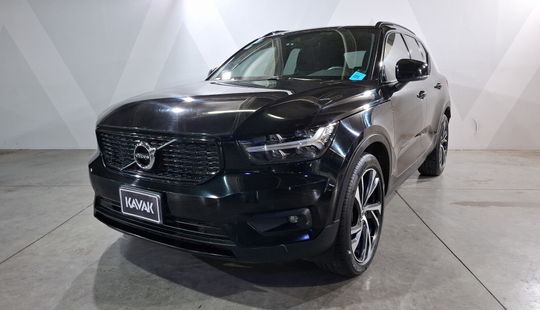 Volvo • XC40