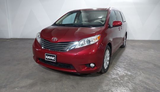 Toyota • Sienna
