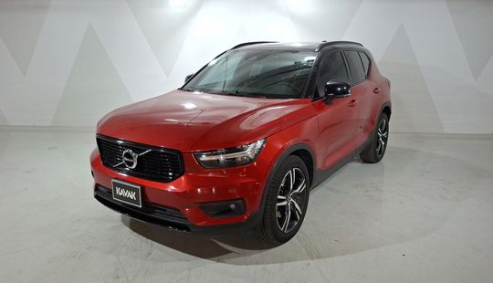 Volvo • XC40