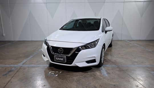 Nissan • Versa