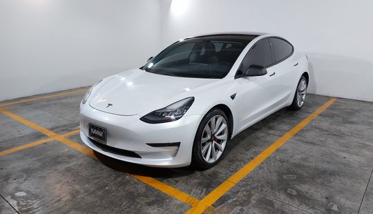 Tesla • Model 3