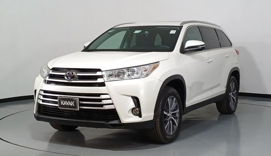 Toyota • Highlander