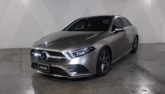 Mercedes Benz • Clase A