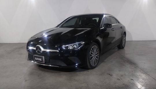 Mercedes Benz • Clase CLA
