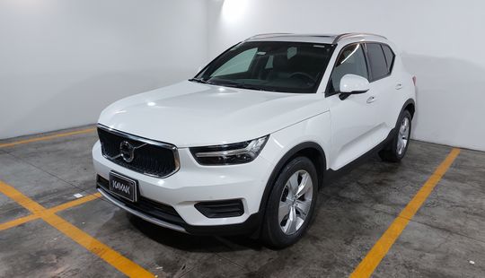 Volvo • XC40