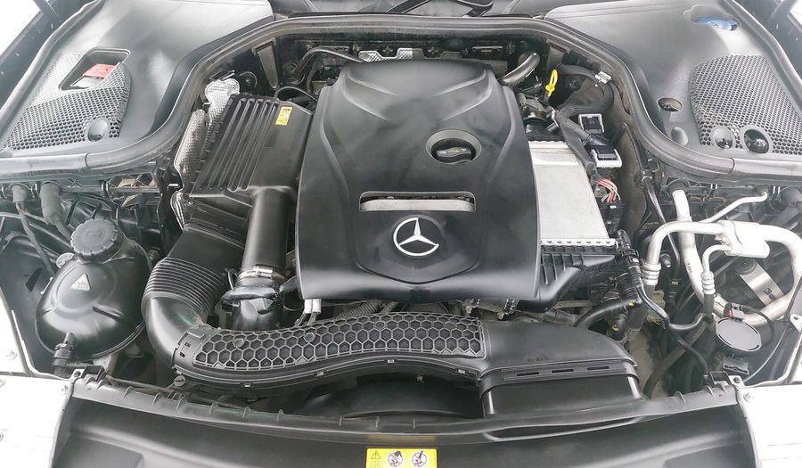 Mercedes Benz Clase E 2.0 200 EXCLUSIVE AT Sedan 2017
