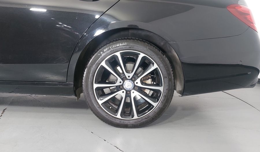 Mercedes Benz Clase E 2.0 200 EXCLUSIVE AT Sedan 2017