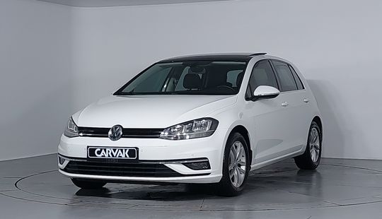 Volkswagen • Golf
