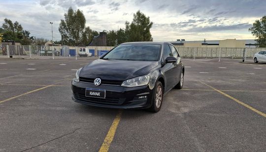 Volkswagen • Golf