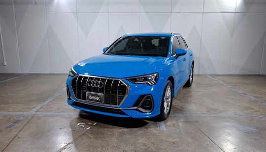 Audi • Q3