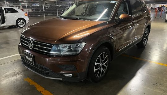 Volkswagen • Tiguan
