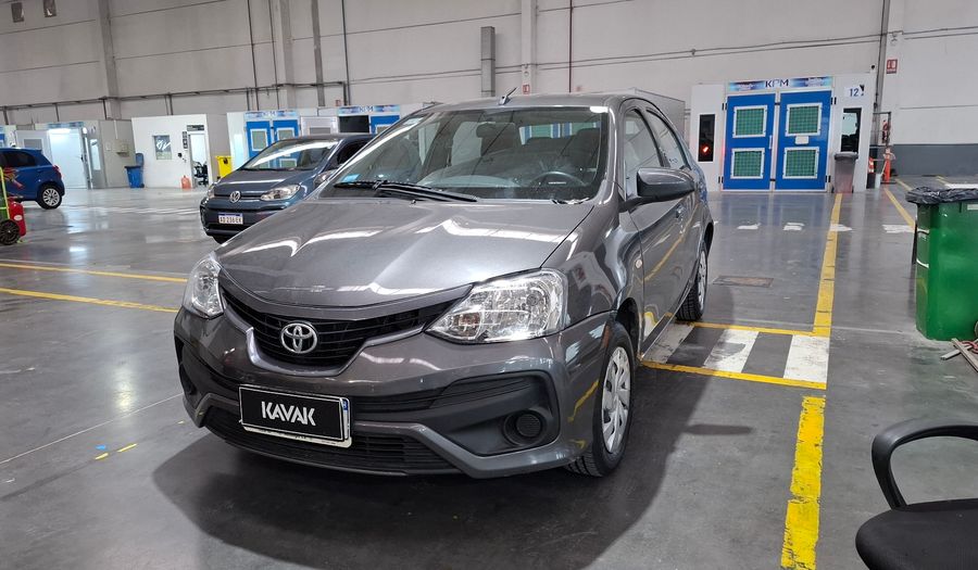 Toyota Etios 1.5 X Sedan 2022