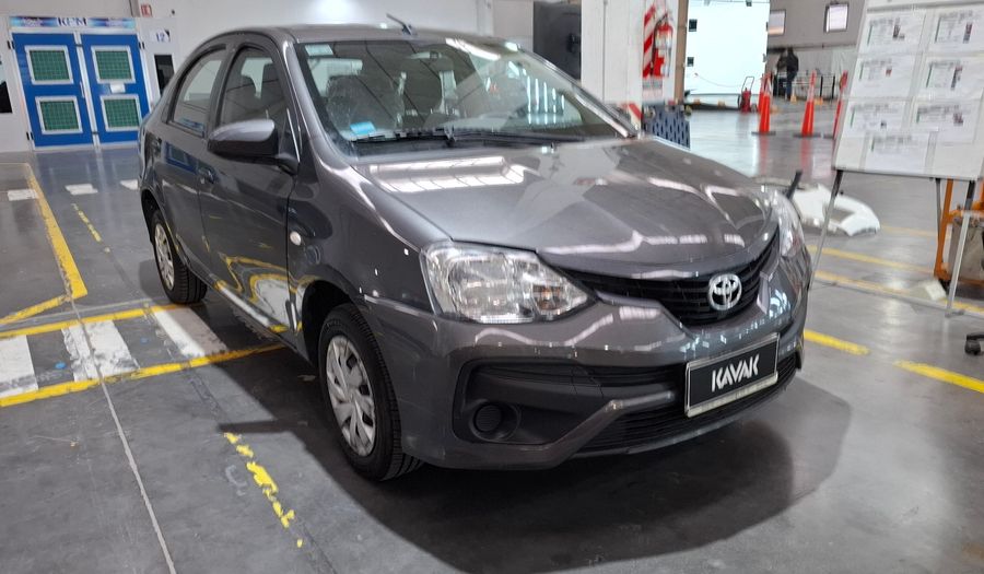 Toyota Etios 1.5 X Sedan 2022