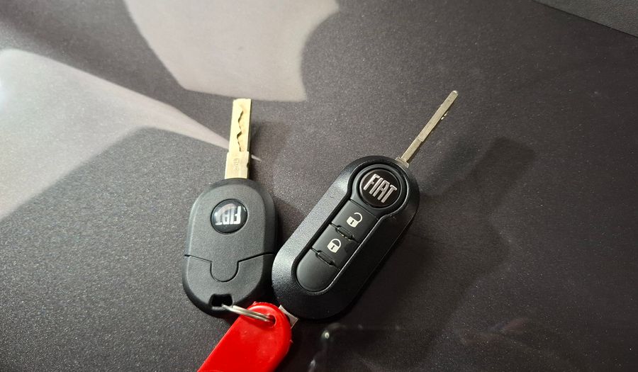 Fiat Mobi 1.0 TREKKING Hatchback 2024