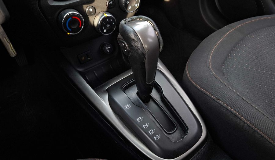 Chevrolet Onix 1.4 LTZ AT Hatchback 2014