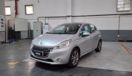 Peugeot • 208