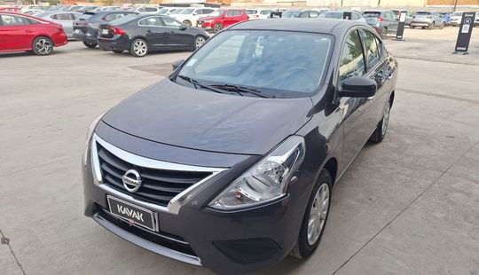 Nissan • Versa