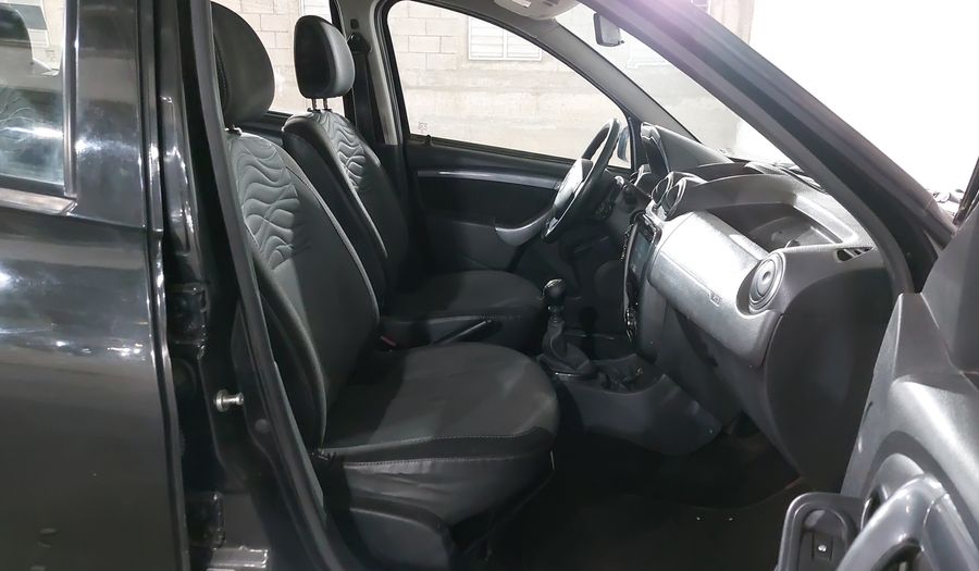 Renault Duster 2.0 DYNAMIQUE MEDIA NAV MT Suv 2015