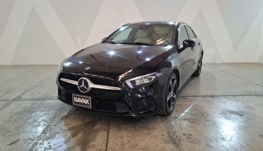 Mercedes Benz • Clase A