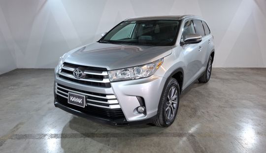 Toyota • Highlander